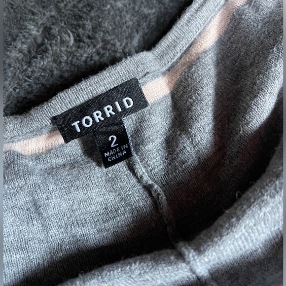 Torrid Sweater Tunic Gray & Pink Strip Size 2x - Picture 3 of 5